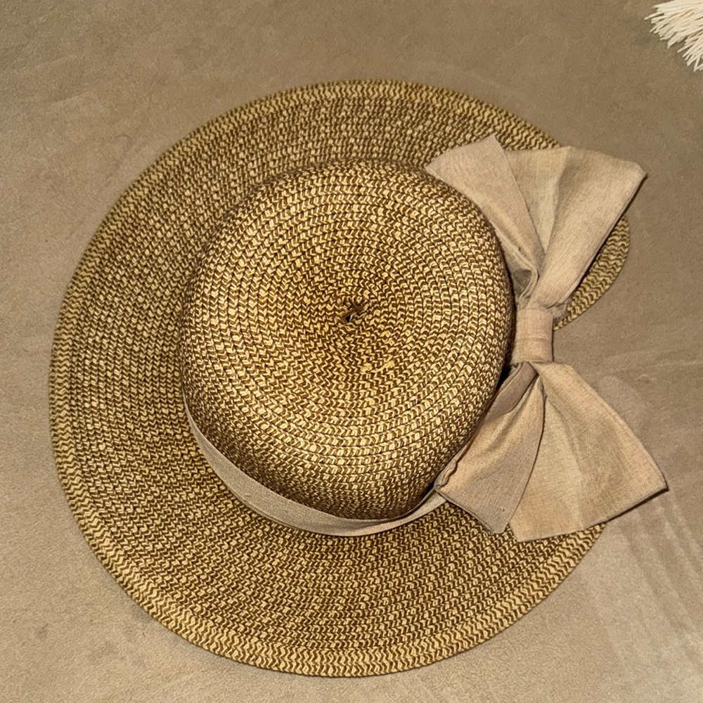 Stylish Straw Hat with Bow